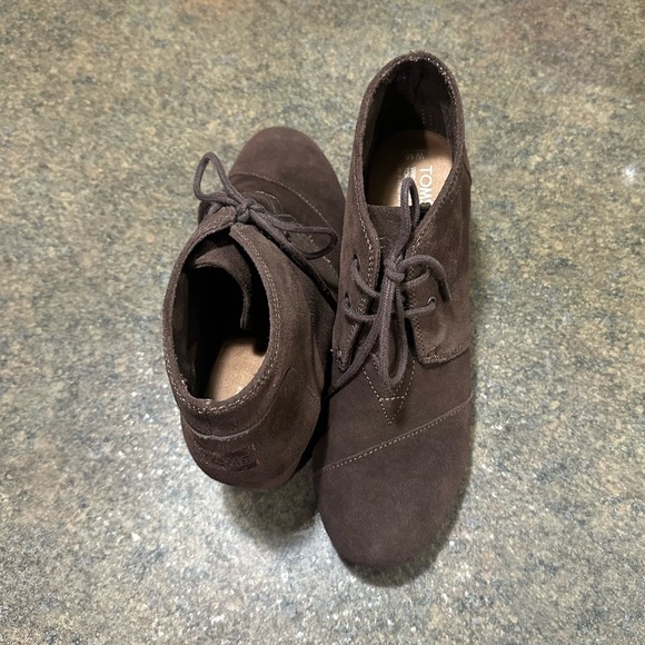TOMS Women's Chocolate Lace-Up Suede Boots Size 10 - Picture 3 of 7